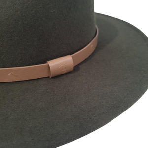 A green wide sewn brim and made from 100% Australian wool this is a cowboy style hat